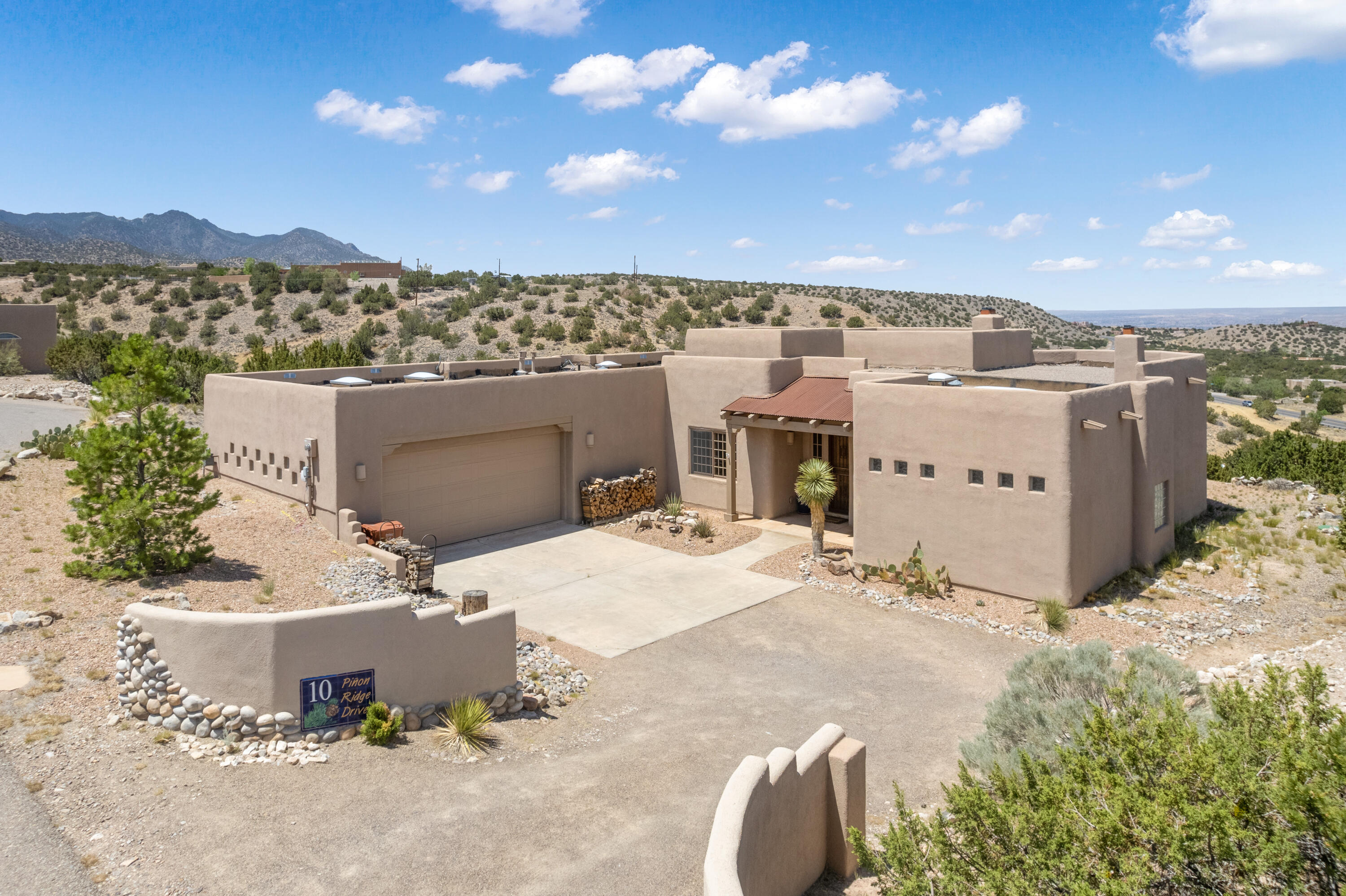 10 PINON RIDGE Drive Albuquerque Home Listings - Sandi Pressley Real Estate