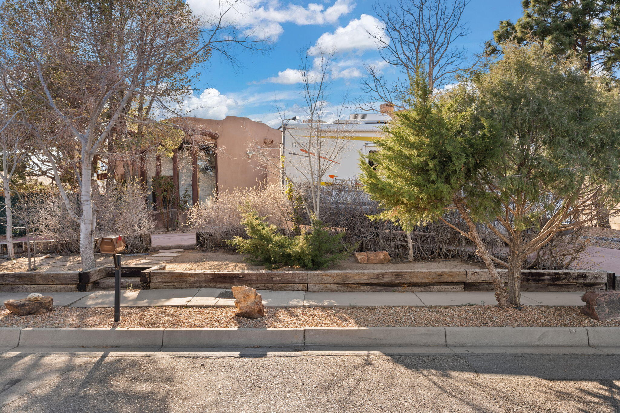 1403 Ridgecrest Loop SE Albuquerque Home Listings - Sandi Pressley Real Estate