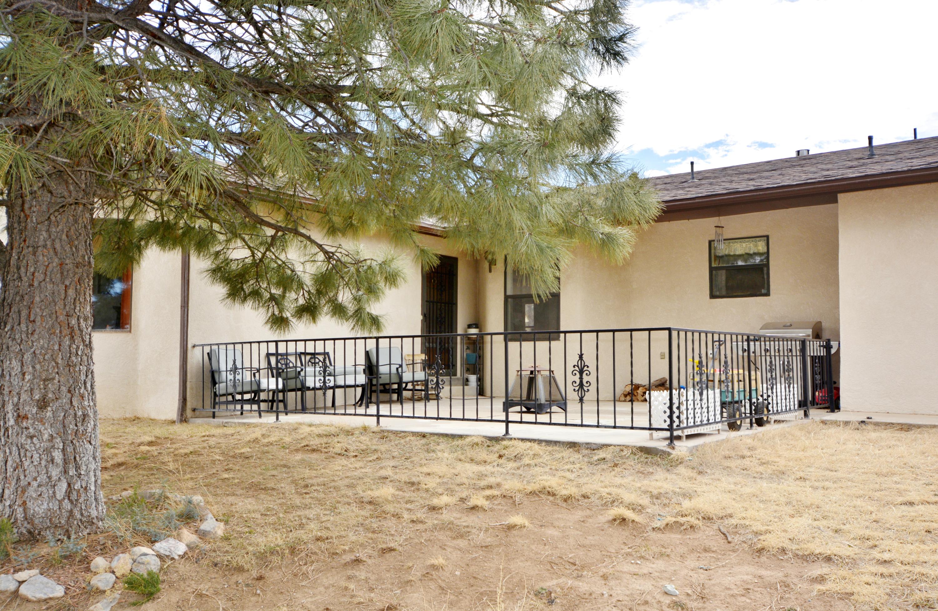 16 Camino Derecho Albuquerque Home Listings - Sandi Pressley Real Estate
