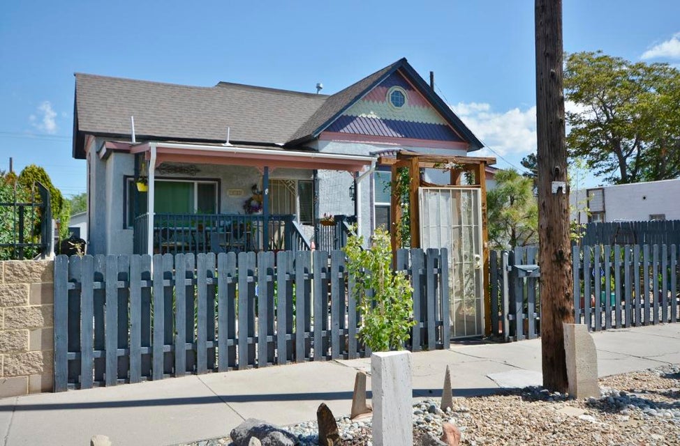 209 Hazeldine Avenue SW Albuquerque Home Listings - Sandi Pressley Real Estate