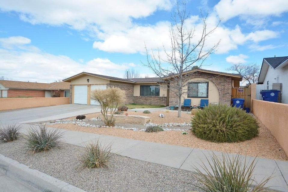 6325 Belcher Avenue NE Albuquerque Home Listings - Sandi Pressley Real Estate