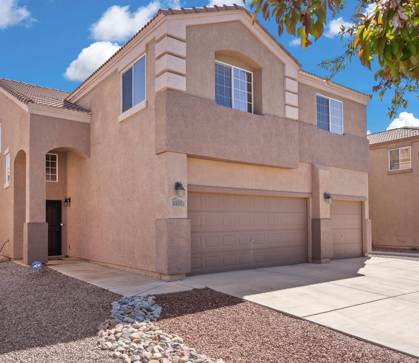 6916 Tree Line Avenue NW Albuquerque Home Listings - Sandi Pressley Real Estate