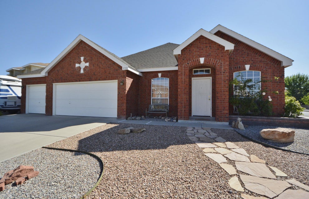 8700 Silvercrest Court NW Albuquerque Home Listings - Sandi Pressley Real Estate