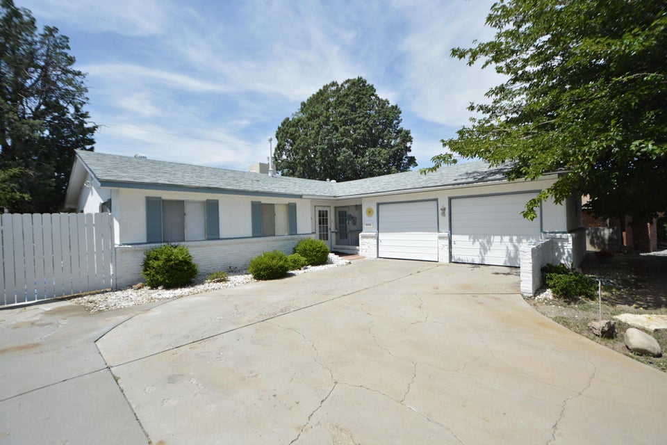 8704 Gutierrez Road NE Albuquerque Home Listings - Sandi Pressley Real Estate