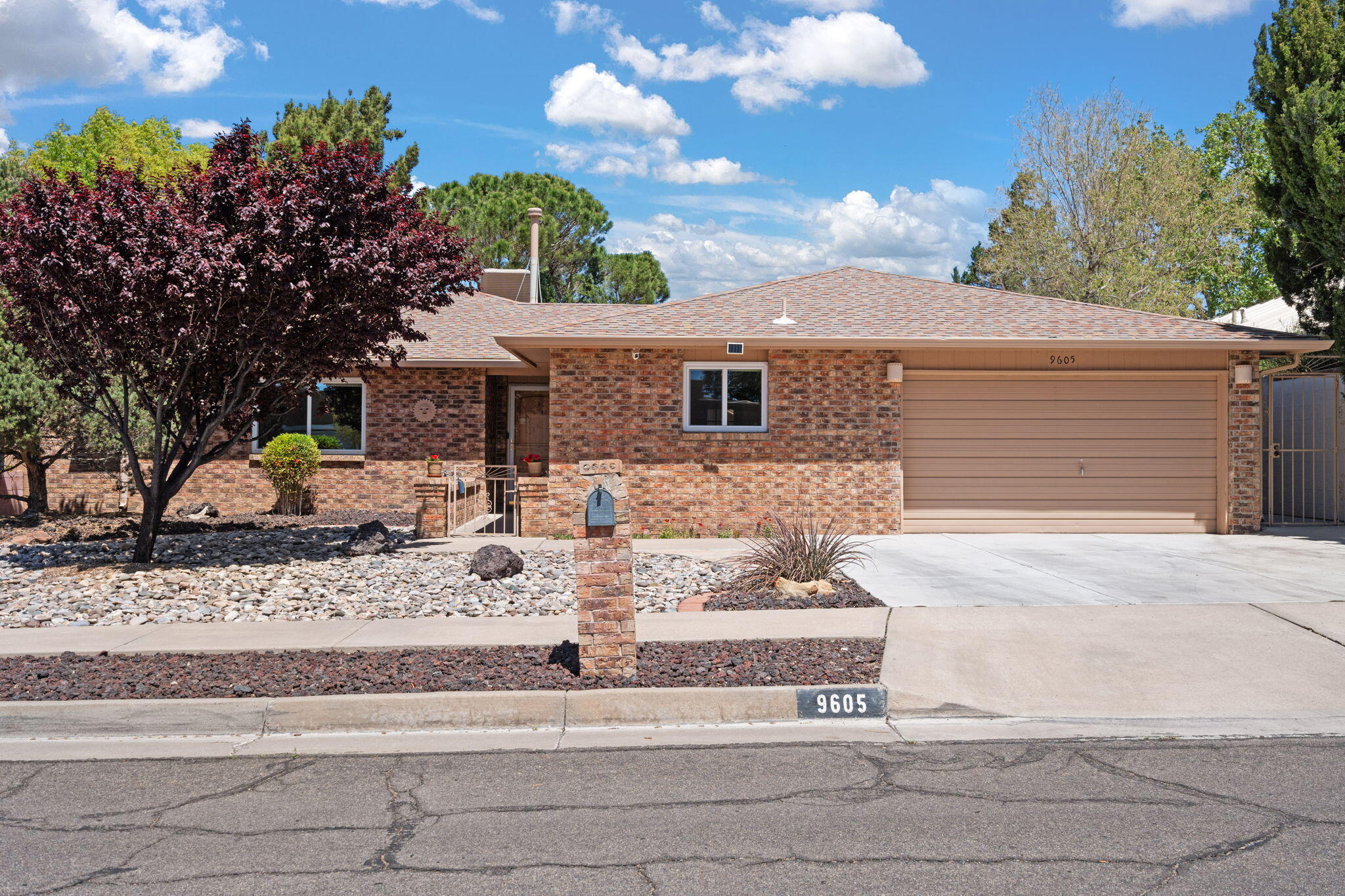 9605 Seligman Avenue NE Albuquerque Home Listings - Sandi Pressley Real Estate